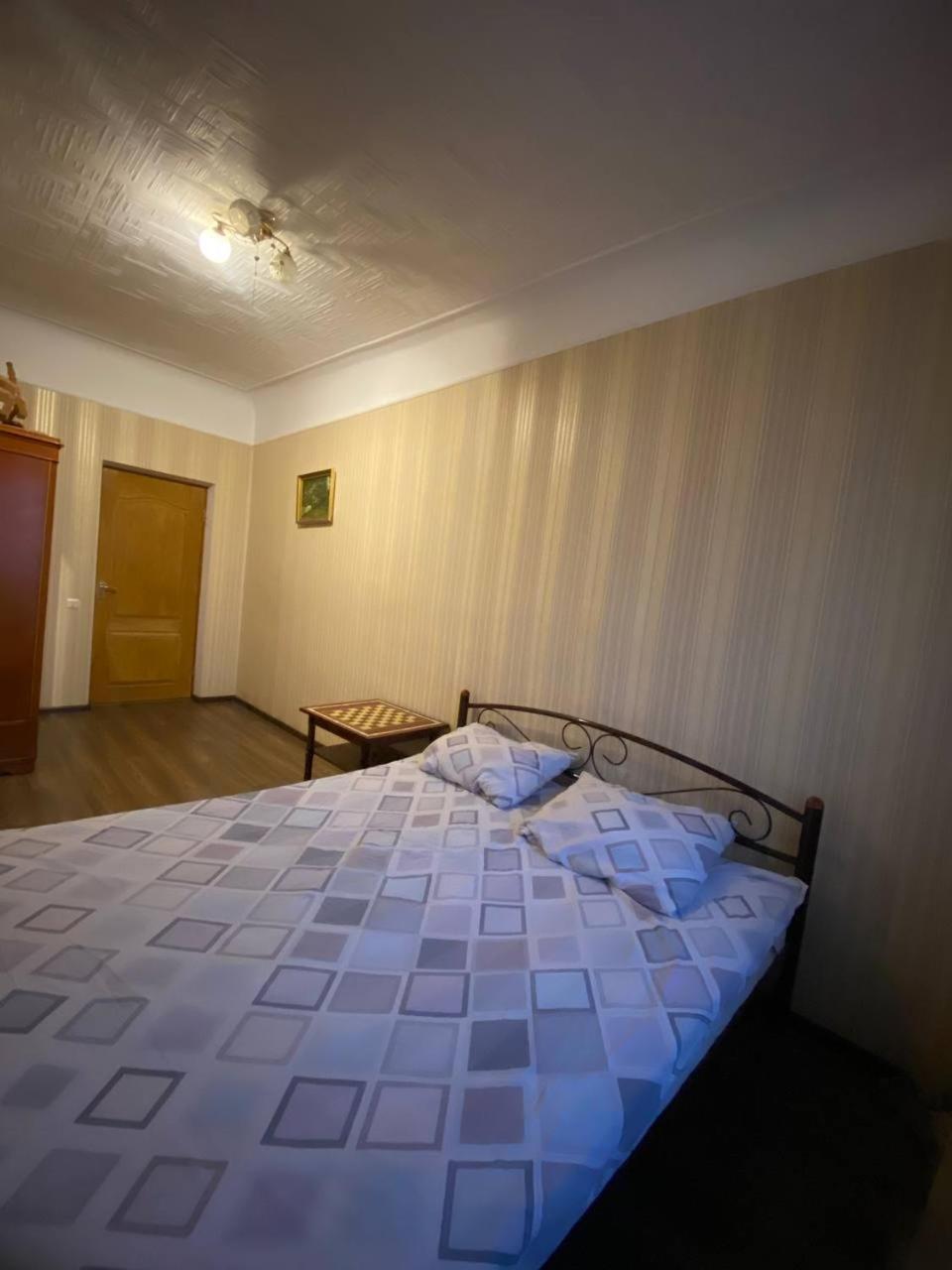 Ferienwohnung 3Х Комнатные Аппартаменты В Центре Жд Вокзал Poltawa Exterior foto