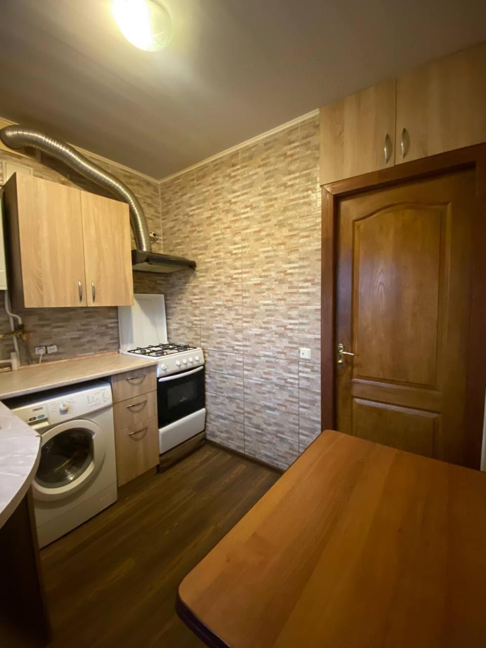 Ferienwohnung 3Х Комнатные Аппартаменты В Центре Жд Вокзал Poltawa Exterior foto